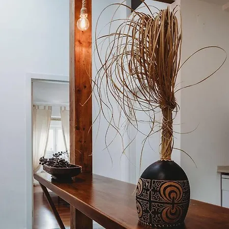 Artist's Corner In Caldas Apartment